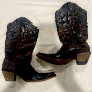 Coral Vintage Women’s Boots